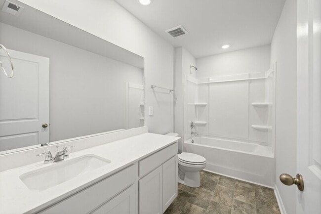 Building Photo - 4340 Oswin Dr