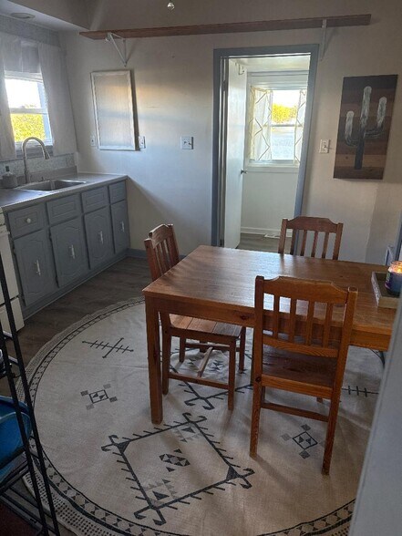 Building Photo - 53 Edgewater ave