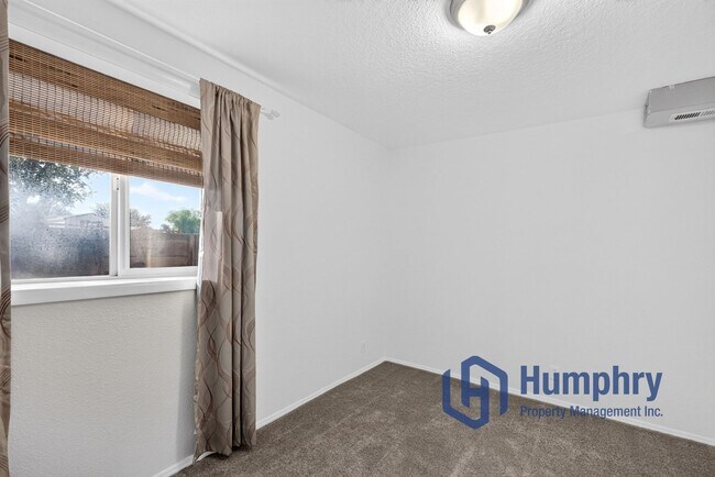 Building Photo - 13159 Ocotillo Dr