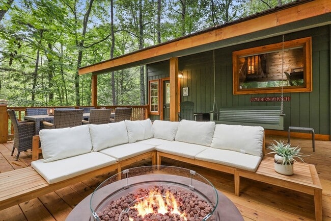 Building Photo - 166 Nantahala Pass Rd