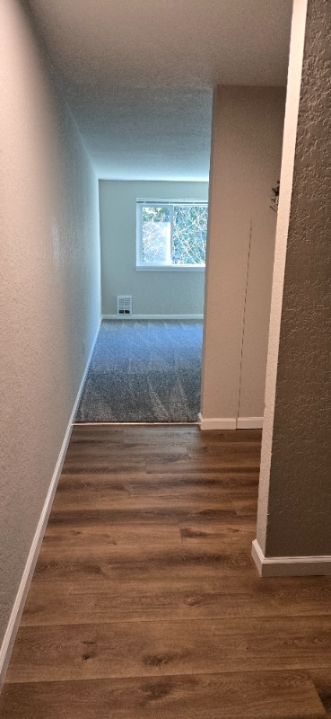 Building Photo - 1625 Kent Des Moines Rd