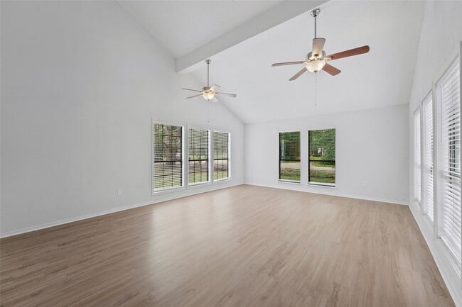 Building Photo - 18009 Split Oak Cir