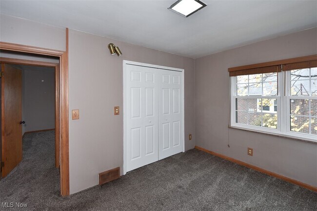 Building Photo - 21775 Hillsdale Ave