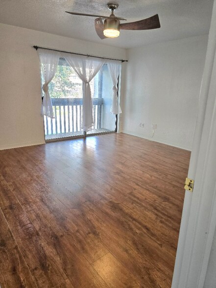 Building Photo - 5627 S Rice Ave