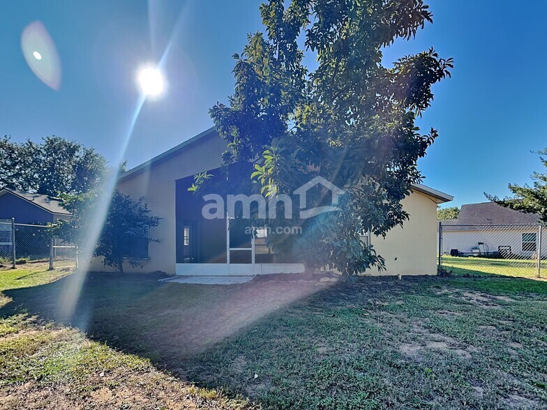 Building Photo - 1028 Chelsea Parc Dr