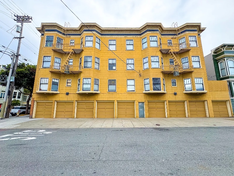 Building Photo - 2495 Sutter St