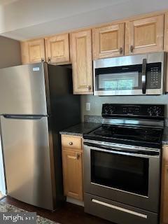 Building Photo - 211 Park Pl Dr