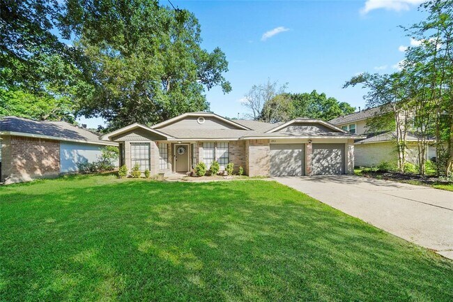 Primary Photo - 2911 Parkwood Manor Dr