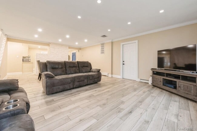 Building Photo - 196 Willowood Dr