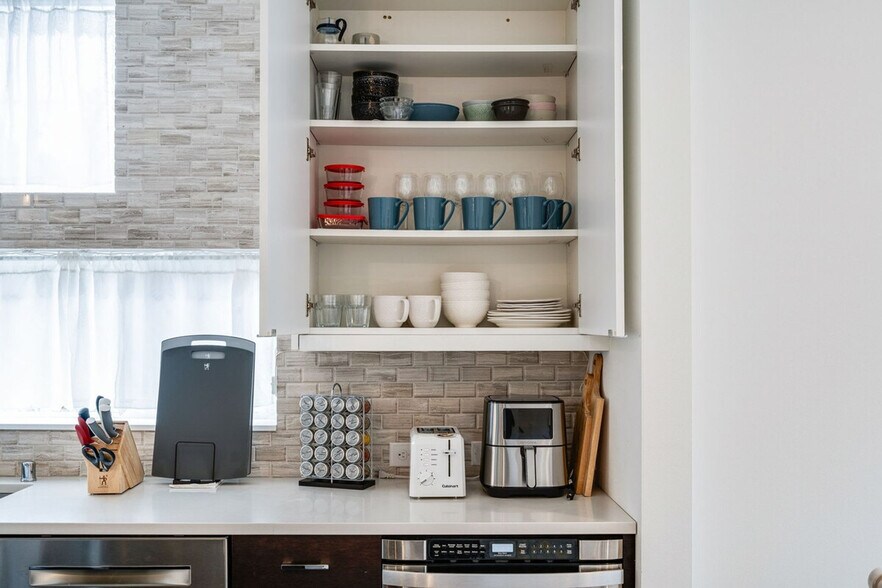 Building Photo - 724 3rd Ave N