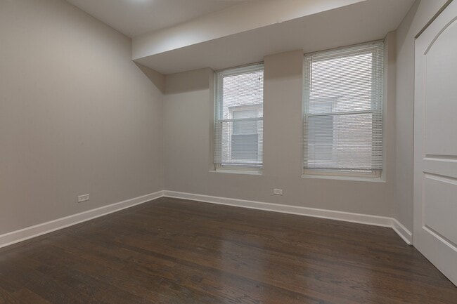 Building Photo - 4934 N Albany Ave