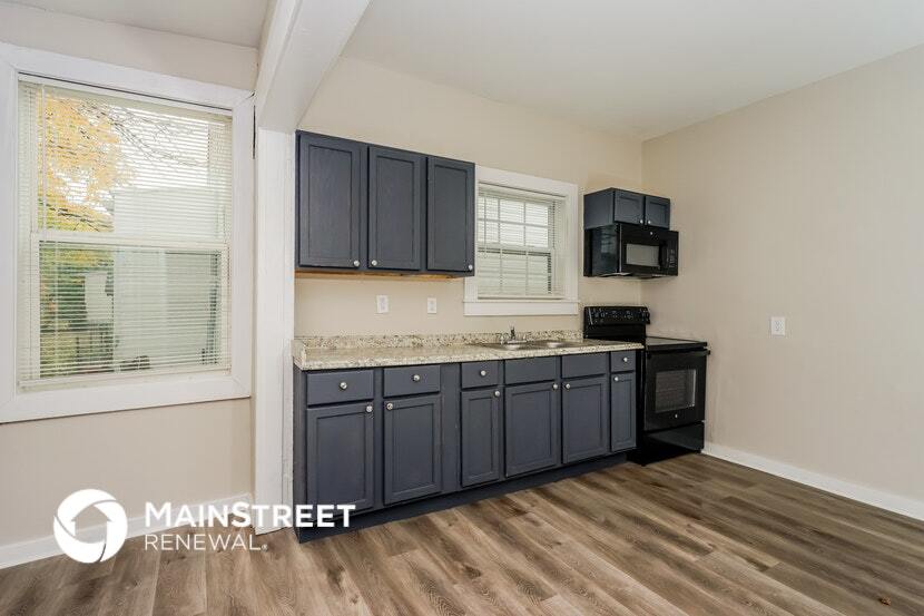 Building Photo - 1105 S 32nd St