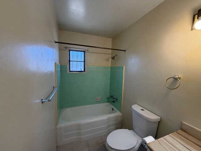 Building Photo - 2 Bedroom Single Story Home Available Near San Mateo Blvd NE & Constitution Ave NE!