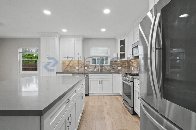 Building Photo - 2307 N Cirby Way