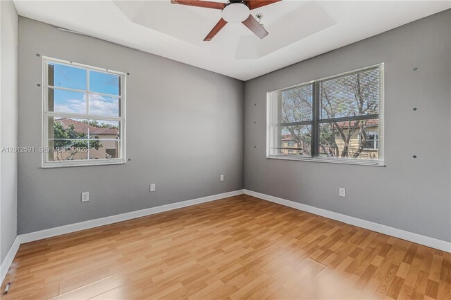 Building Photo - 3375 NE 15th Dr