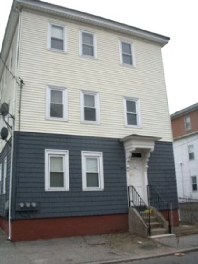 Primary Photo - 36 Grape St