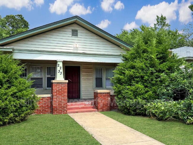 Primary Photo - 2233 NW 22nd St