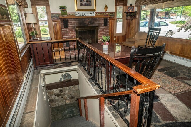 Building Photo - Stunning 3br/2bath Townhome with Private D...