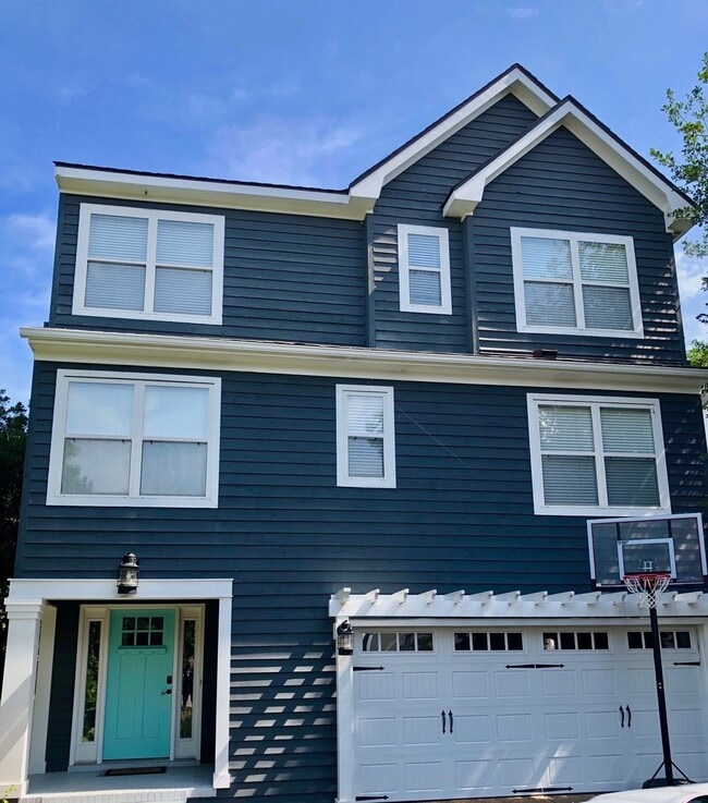 Building Photo - Beautiful Furnished Croatan Beach Home.