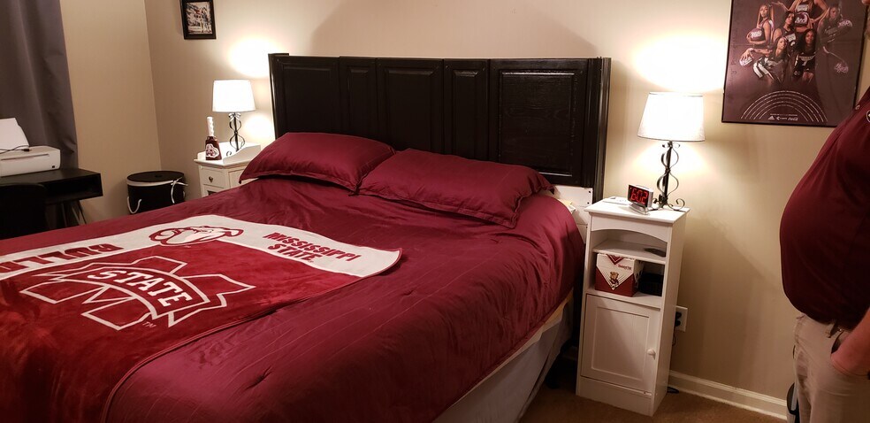 Building Photo - 1064 N Montgomery St