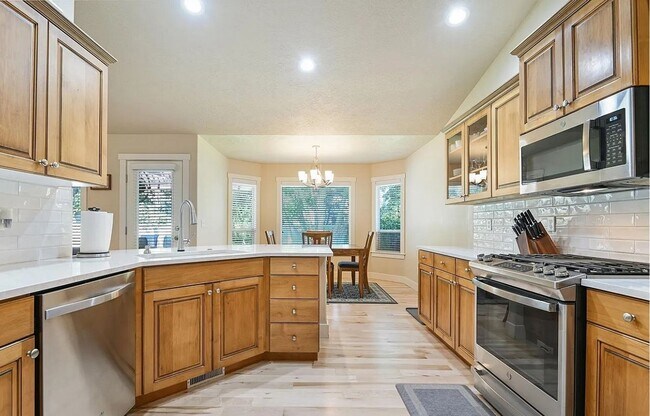 Building Photo - Beautiful 3 bed 2.5 bath home in Meridians Bridgetower community just off Ten Mile and W McMillan Rd