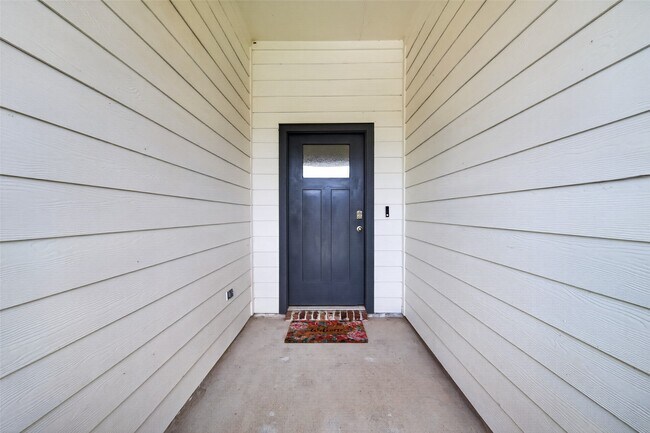 Building Photo - 30039 Gallatin River Ln