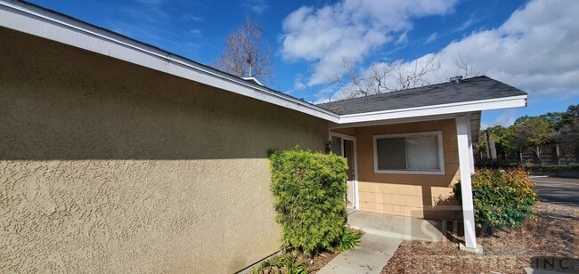 Building Photo - 2 Bedroom Condo available