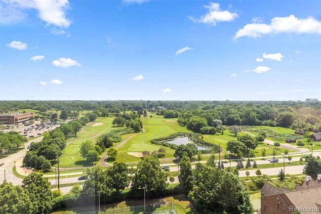 Building Photo - 5000 Town Center Dr