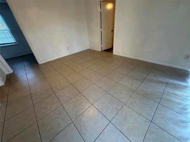 Building Photo - 3826 Botany Ln