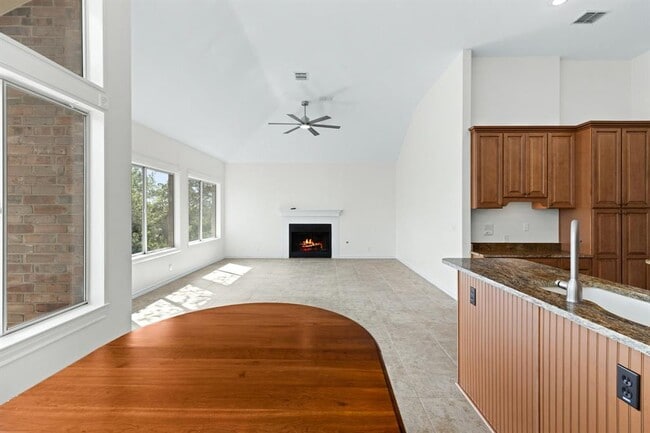 Building Photo - 7503 Clove Cove