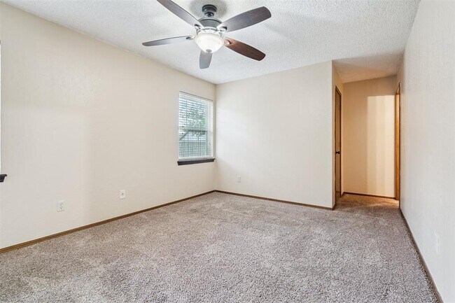 Building Photo - 16404 Del Mar Dr