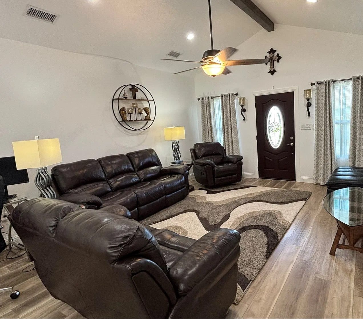 Building Photo - 3004 Clearview Dr