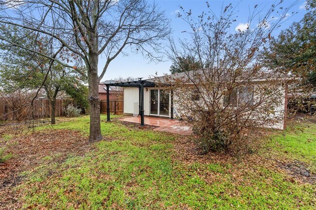 Building Photo - 107 McCarthur Dr