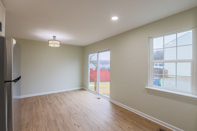 Building Photo - 758 Custis St