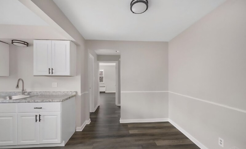 Building Photo - 3910 E Gatewood Ln