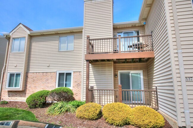 Building Photo - All Electric Second Floor Garden Condo for Rent in Wildwood