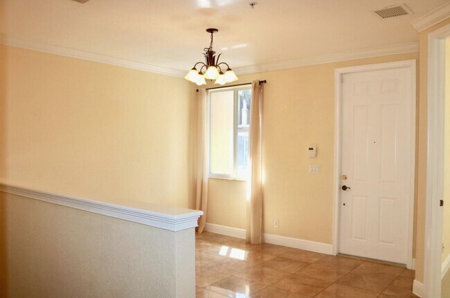 Building Photo - 3042 Waterside Cir