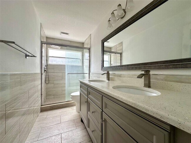 Building Photo - 1516 Crosswind Cir
