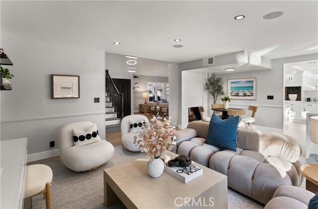 Building Photo - 9882 Kings Canyon Dr