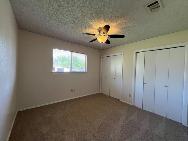 Building Photo - 3700 Skipton Dr