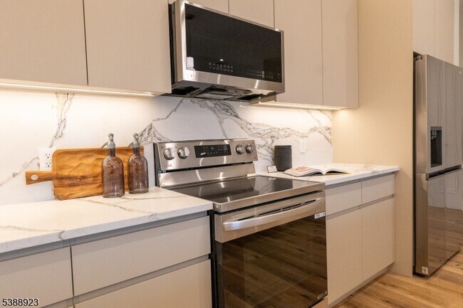 Building Photo - 1722 Springfield Ave