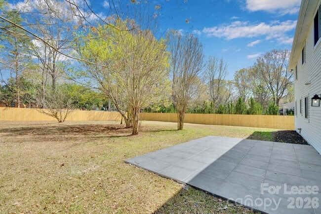 Building Photo - 7404 Shadowlake Dr