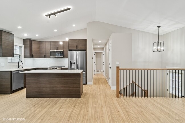 Building Photo - 23726 N Overhill Dr