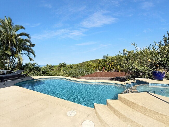 Building Photo - Fully Furnished Single Level Home with a Pool