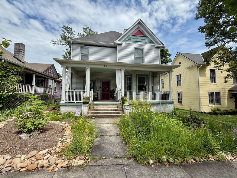 Building Photo - 918 Gratz St