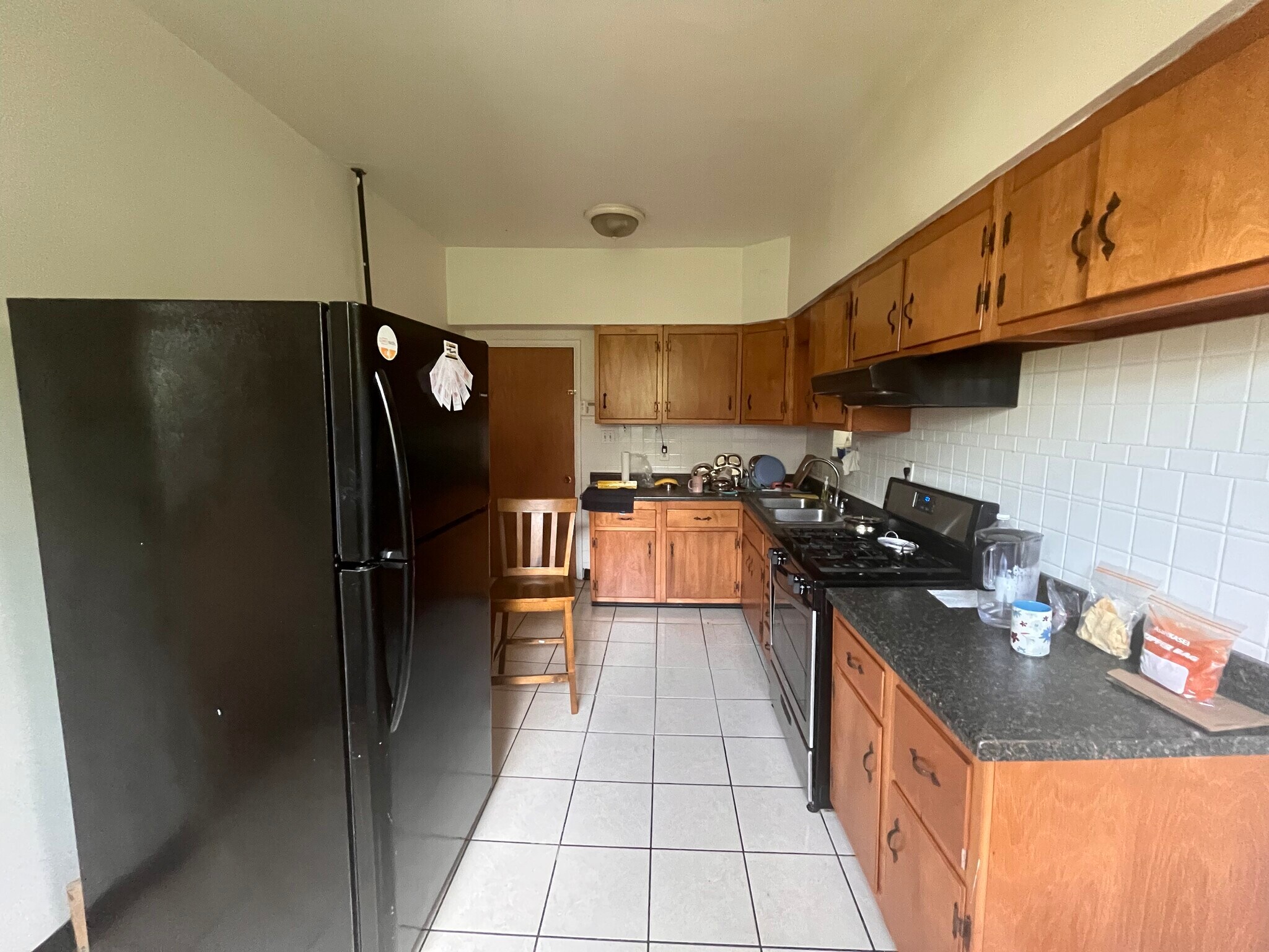 Building Photo - 5604 Pocusset St