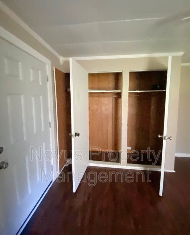 Building Photo - 122 Mandeville Ave