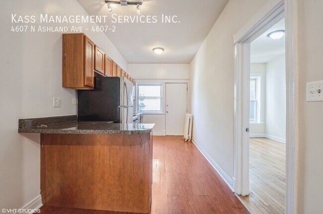 Building Photo - 4607 N Ashland Ave