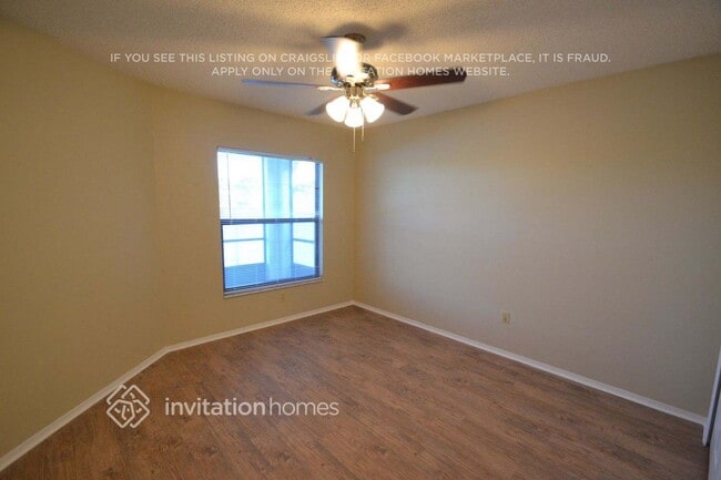 Building Photo - 234 Lakebreeze Cir