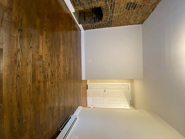 Building Photo - 327 Van Brunt St